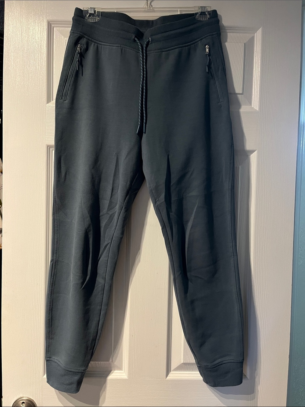 Women’s Old Navy Dynamic Fleece Blue Jogger Pants with Zipper Pockets